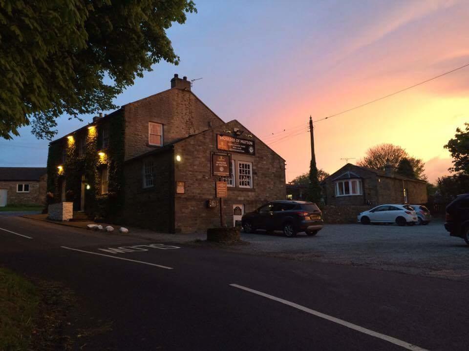 Shoulder Of Mutton Inn *